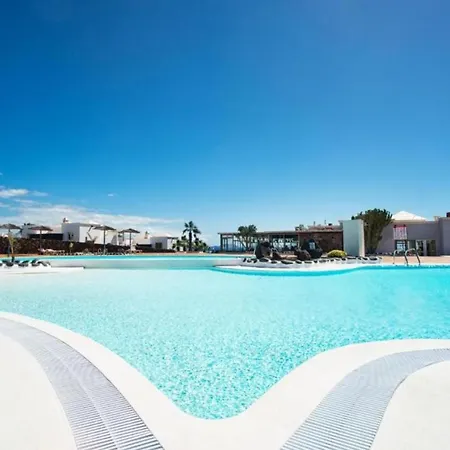 Apartament La The One Bedroom With Half Board, Wifi, In Playa Blanca