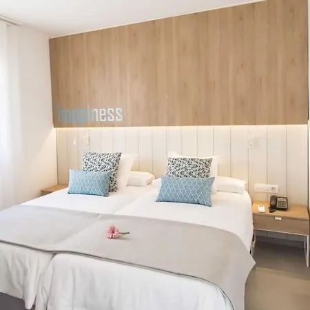 La The One Bedroom With Half Board, Wifi, In Playa Blanca Apartament
