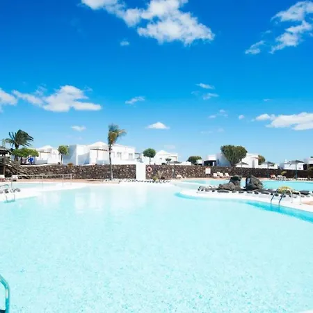 La The One Bedroom With Half Board, Wifi, In Playa Blanca 公寓