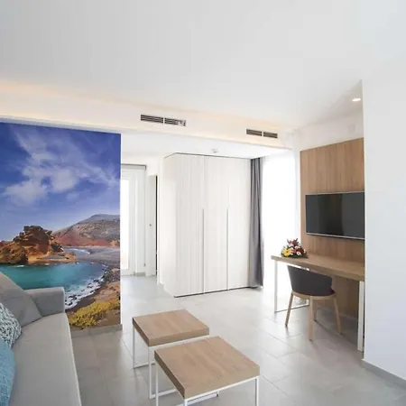 Apartment La The One Bedroom With Half Board, Wifi, In Playa Blanca *